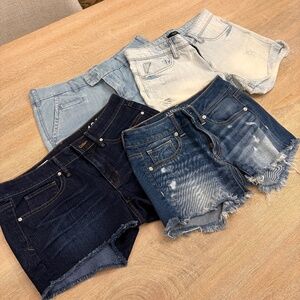 Women’s Denim Shorts Bundle 4 pairs – Gap (26), AE (2) & Forever 21 (25 & 26)
